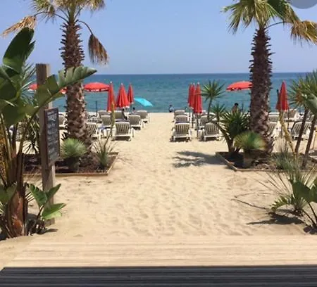 Hébergement de vacances Tim Avec Piscine Commune Et à Deux Pas De La